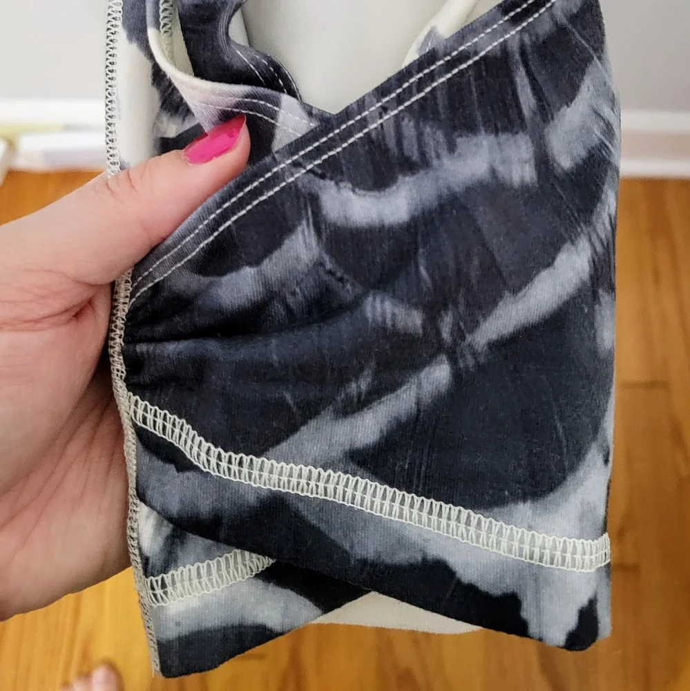 Lululemon Wunder Under Pant SE Dance in Pretty Plume Angel Wing Black Size Gym